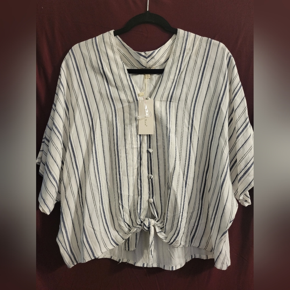 Sim & Sam Cropped Blouse